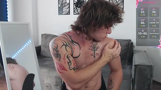 Snapshot of Brendan__Piks chatting on 10.07.25 Brendan Piks online show from 10.07.25