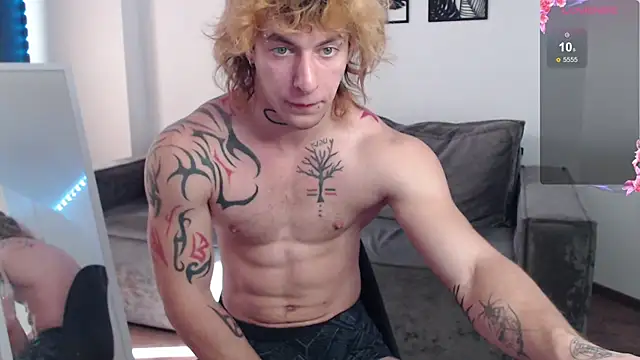 Snapshot of Brendan__Piks chatting on 10.25.25 Brendan Piks online show from 10.25.25