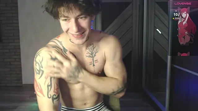 Snapshot of Brendan__Piks chatting on 11.25.25 Brendan Piks online show from 11.25.25