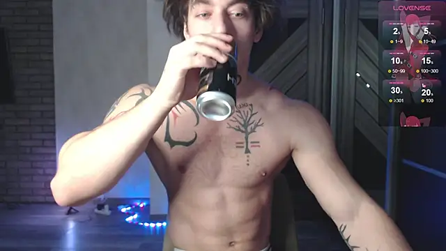 Snapshot of Brendan__Piks chatting on 12.21.25 Brendan Piks online show from 12.21.25