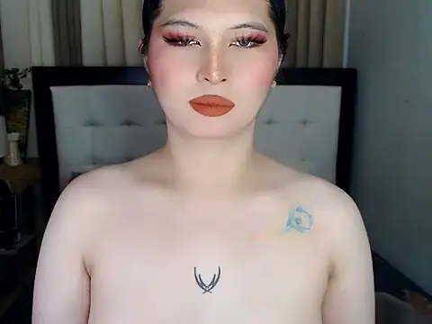 NaomiSmall online show from 09.12.25