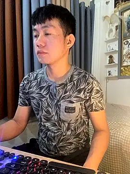 xshyboyx online show from 11.20.25