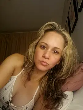 Miasiren online show from 10.12.25