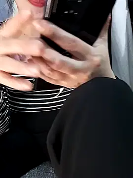 Ariana-Vy online show from 11.27.25