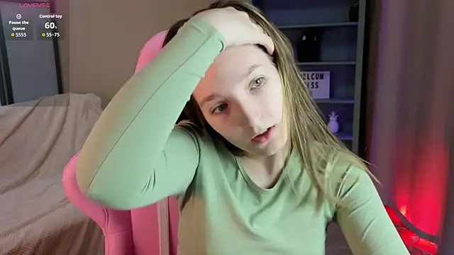 Mia Myles online show from 09.21.25