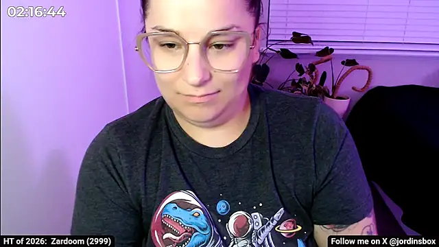 Snapshot of MoonBalloons chatting on 04.01.26 MoonBalloons online show from 04.01.26