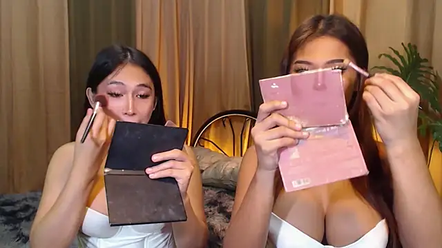 Snapshot of MALICIOUS_EVA chatting on 09.19.25 MALICIOUS EVA online show from 09.19.25