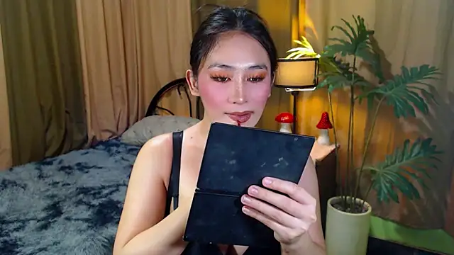 Snapshot of MALICIOUS_EVA chatting on 11.09.25 MALICIOUS EVA online show from 11.09.25