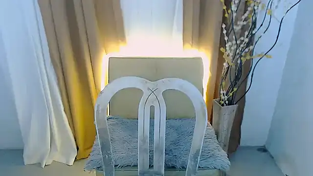 Snapshot of seductive_nikki chatting on 11.11.25 seductive nikki online show from 11.11.25