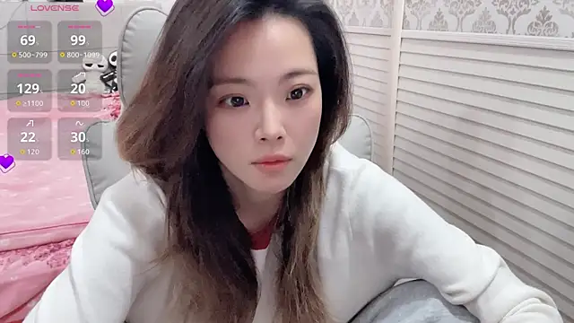 Holiland online show from 01.14.26