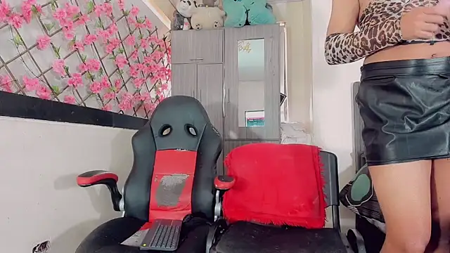 Snapshot of thiara_veky chatting on 03.19.26 thiara veky online show from 03.19.26