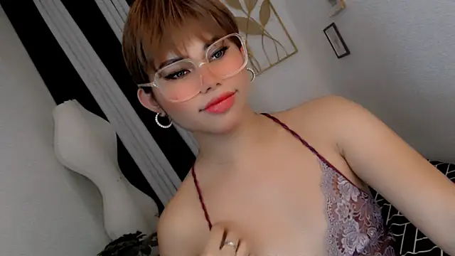 Snapshot of PrettyBlythes_TS chatting on 06.16.26 PrettyBlythes TS online show from 06.16.26