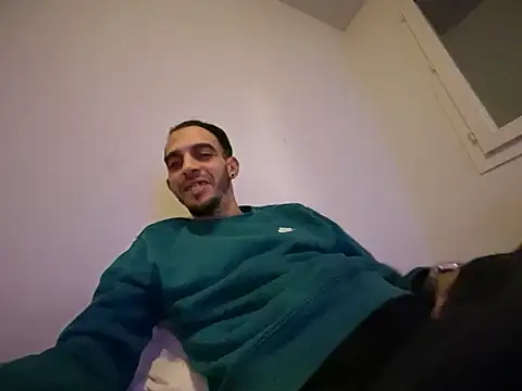 Snapshot of rebeu31313 chatting on 12.14.25 rebeu31313 online show from 12.14.25