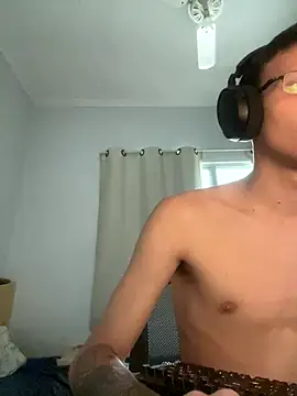 safadezanunes2 online show from 12.19.25