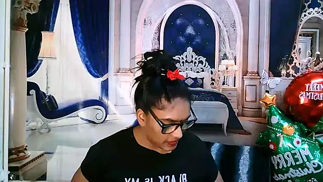 Snapshot of IndiaBlackPanther chatting on 12.23.25 IndiaBlackPanther online show from 12.23.25