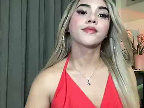 Snapshot of calimonroe chatting on 05.10.26 calimonroe online show from 05.10.26