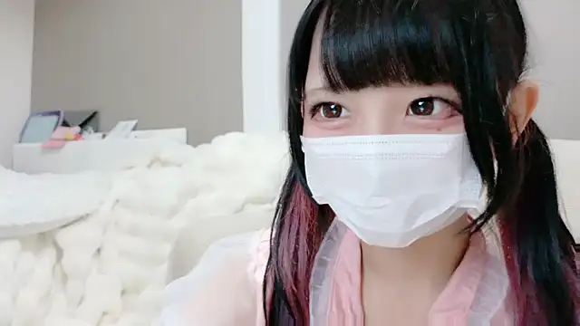 Snapshot of Hina-qp chatting on 11.10.25 Hina-qp online show from 11.10.25