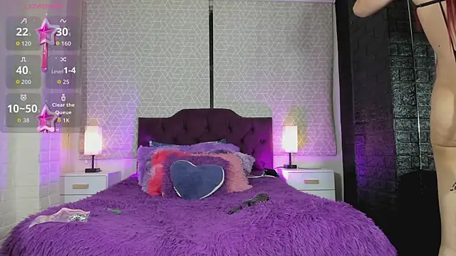 Snapshot of Zamara_Kleii chatting on 10.21.25 Zamara Kleii online show from 10.21.25