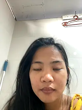 Snapshot of princess_janine chatting on 10.22.25 princess janine online show from 10.22.25