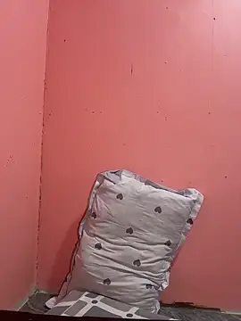 Snapshot of princess_janine chatting on 12.21.25 princess janine online show from 12.21.25