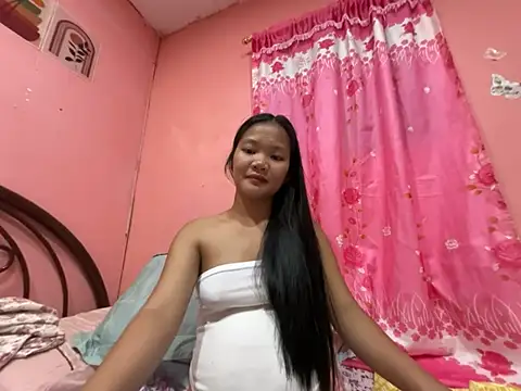 Snapshot of princess_janine chatting on 02.01.26 princess janine online show from 02.01.26