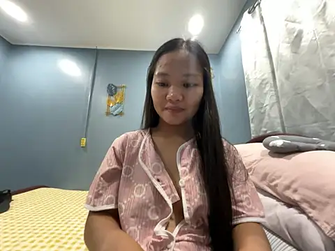 Snapshot of princess_janine chatting on 02.20.26 princess janine online show from 02.20.26