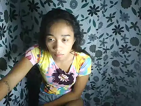 Virgen christine01 online show from 04.06.26