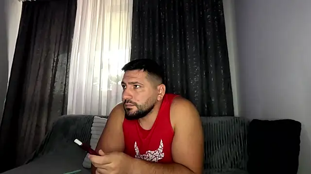 Gold Alpha Boy online show from 09.17.25