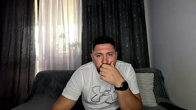 Gold Alpha Boy online show from 09.24.25