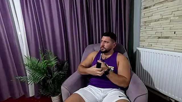 Gold Alpha Boy online show from 10.07.25