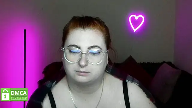 Snapshot of Alicia_love00 chatting on 10.15.25 Alicia love00 online show from 10.15.25