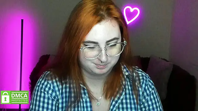 Snapshot of Alicia_love00 chatting on 11.17.25 Alicia love00 online show from 11.17.25