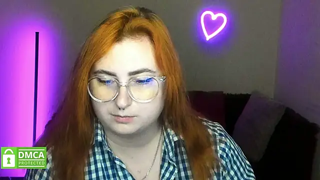 Snapshot of Alicia_love00 chatting on 11.21.25 Alicia love00 online show from 11.21.25