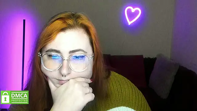 Snapshot of Alicia_love00 chatting on 11.24.25 Alicia love00 online show from 11.24.25