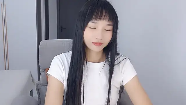 Snapshot of Lisa-3333 chatting on 10.12.25 Lisa-3333 online show from 10.12.25