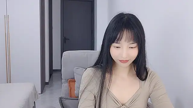 Snapshot of Lisa-3333 chatting on 10.30.25 Lisa-3333 online show from 10.30.25