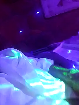 Snapshot of Oaxhot chatting on 10.18.25 Oaxhot online show from 10.18.25