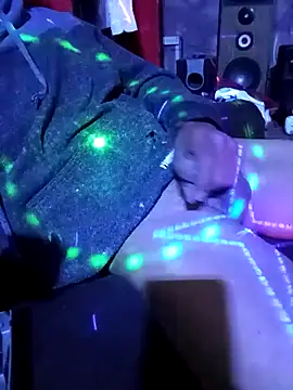 Snapshot of Oaxhot chatting on 10.30.25 Oaxhot online show from 10.30.25