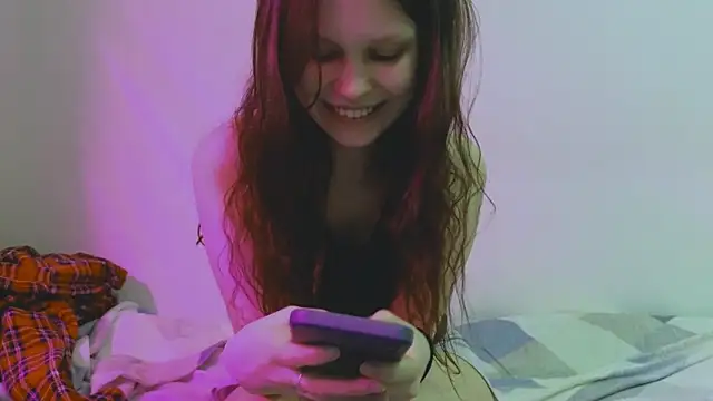 Snapshot of Lunliss chatting on 03.29.26 Lunliss online show from 03.29.26