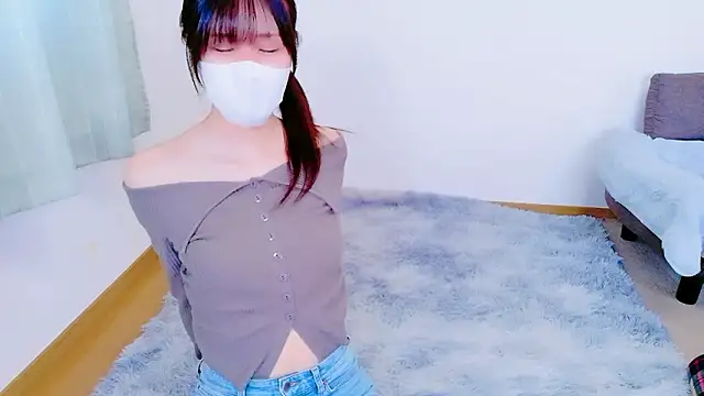 Snapshot of _Shuka_ chatting on 02.19.26 Shuka online show from 02.19.26