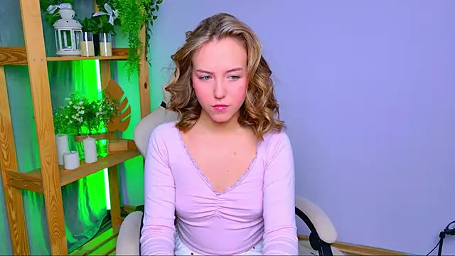 Snapshot of CindySparkl chatting on 02.20.26 CindySparkl online show from 02.20.26