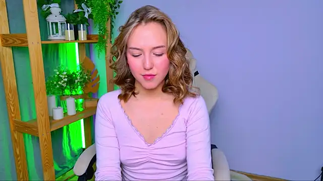 Snapshot of CindySparkl chatting on 02.20.26 CindySparkl online show from 02.20.26