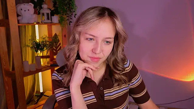 Snapshot of CindySparkl chatting on 05.31.26 CindySparkl online show from 05.31.26