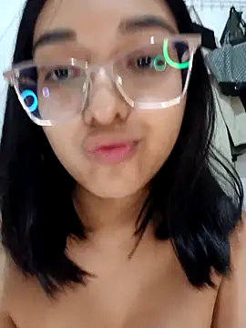 Snapshot of Milly_Sweet14 chatting on 09.17.25 Milly Sweet14 online show from 09.17.25