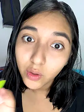 Snapshot of Milly_Sweet14 chatting on 09.25.25 Milly Sweet14 online show from 09.25.25