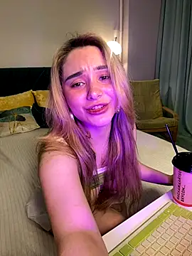 Snapshot of Chloe_Ravens chatting on 10.09.25 Chloe Ravens online show from 10.09.25