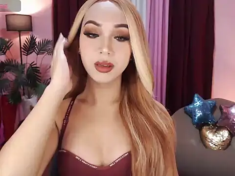 Snapshot of UrasianBIGcock696 chatting on 11.03.25 UrasianBIGcock696 online show from 11.03.25