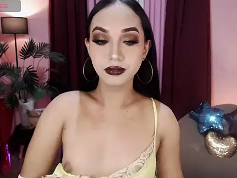 Snapshot of UrasianBIGcock696 chatting on 11.05.25 UrasianBIGcock696 online show from 11.05.25