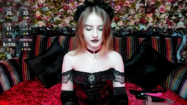 Snapshot of EllieMori chatting on 10.17.25 EllieMori online show from 10.17.25