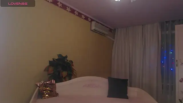 Snapshot of LiSinDoll chatting on 02.04.26 LiSinDoll online show from 02.04.26